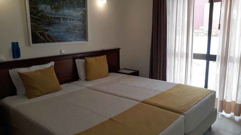 Boutique Hotel Marina S. Roque Lagos Exteriör bild