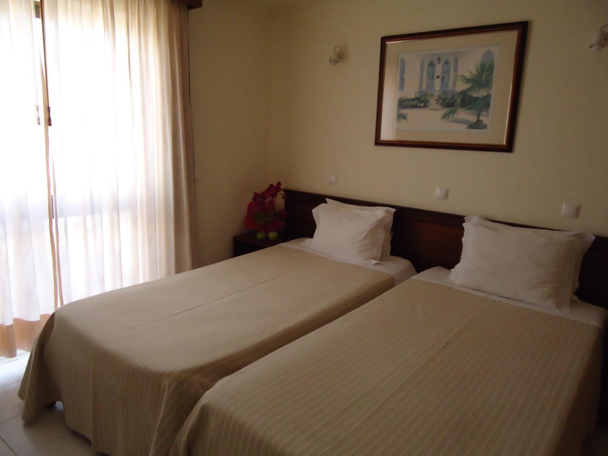 Boutique Hotel Marina S. Roque Lagos Exteriör bild