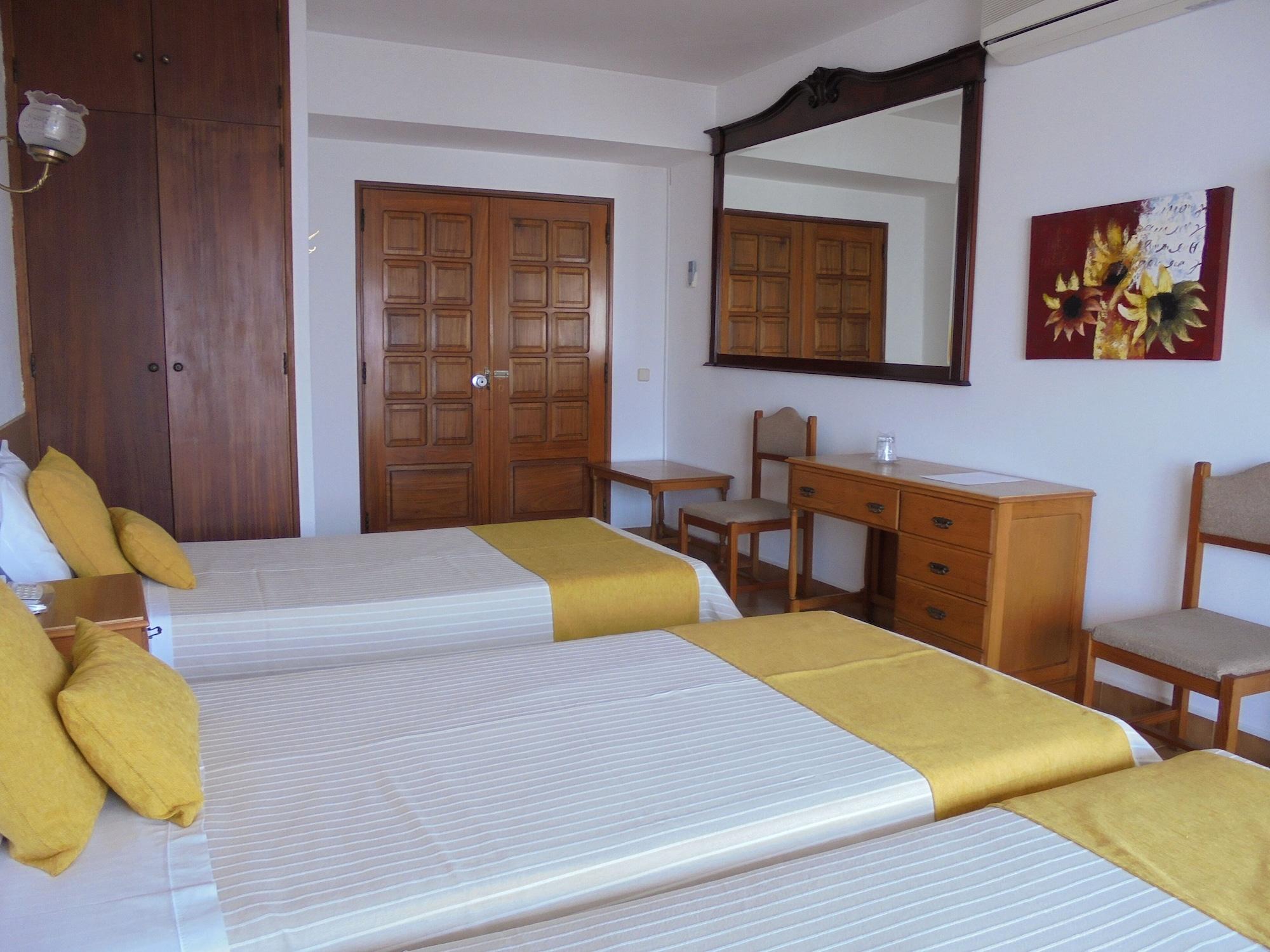 Boutique Hotel Marina S. Roque Lagos Exteriör bild