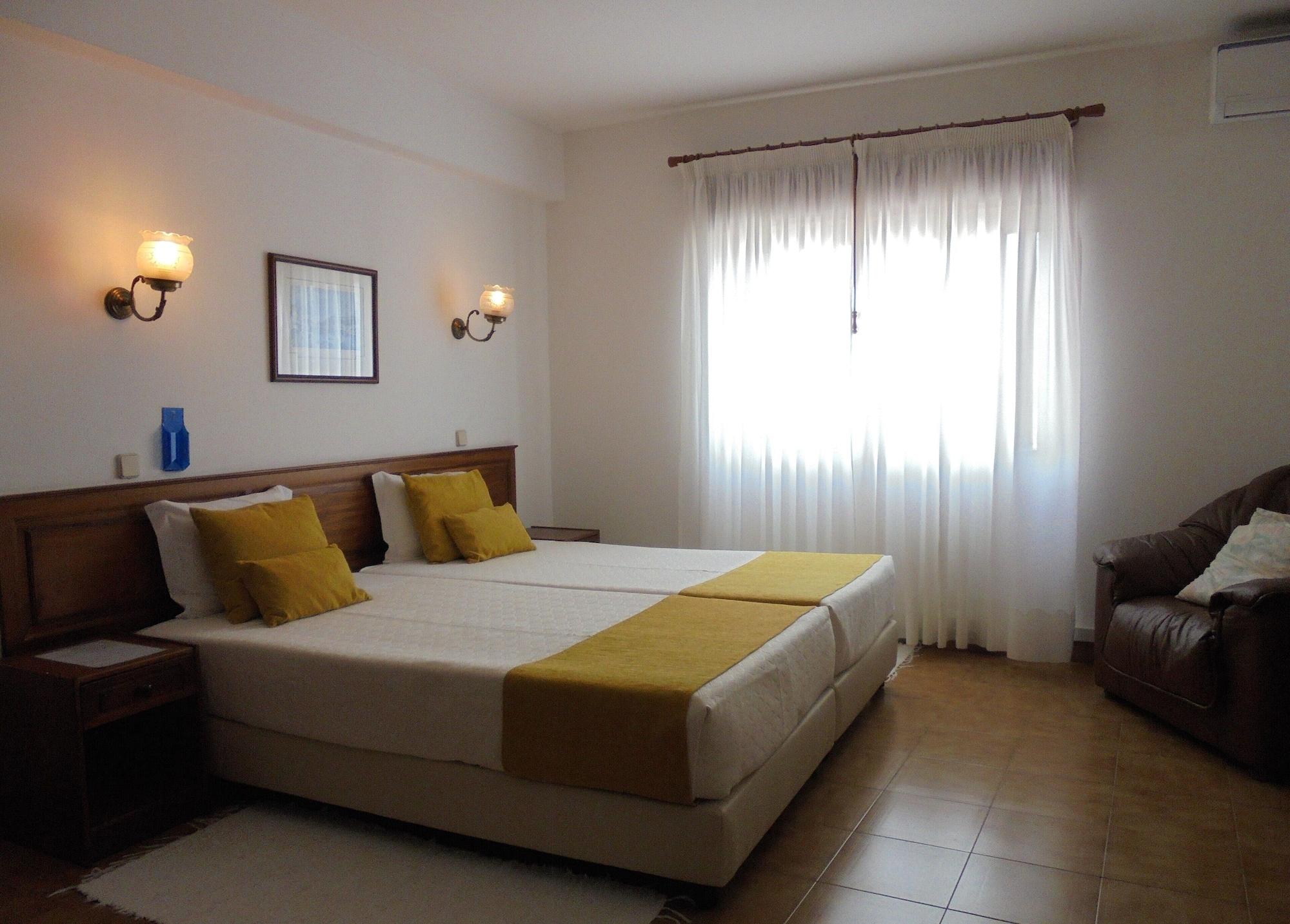 Boutique Hotel Marina S. Roque Lagos Exteriör bild